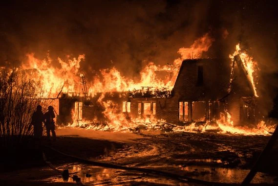 Fichier:Incendie WingsOfFire.jpg