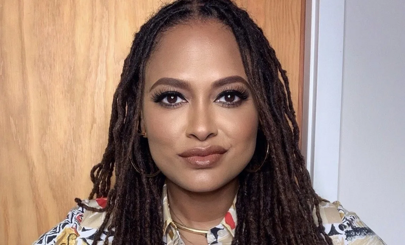 Fichier:R:Ava-DuVernay-Courtesy-ARRAY.jpg-Print-Dress-1-e1609288421320.webp